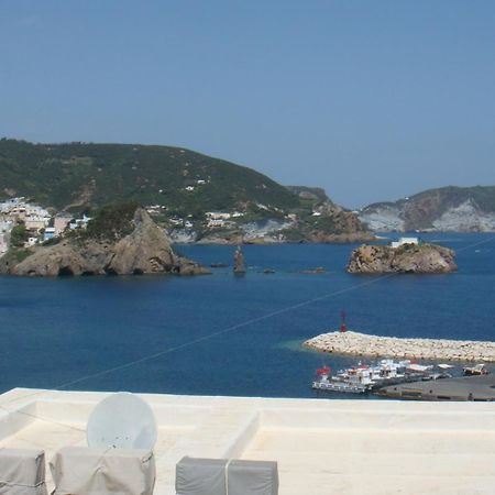 Hotel Del Capitano Понца Екстериор снимка