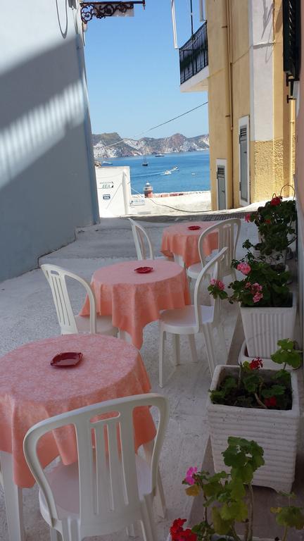 Hotel Del Capitano Понца Екстериор снимка